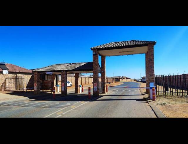 2 BEDROOM HOUSE FOR SALE IN WINDMILL PARK EXT